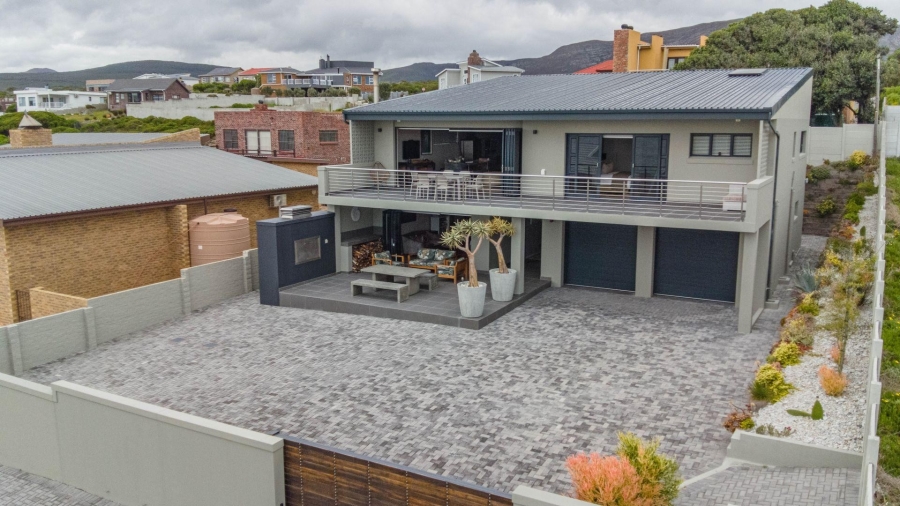 5 Bedroom Property for Sale in De Kelders Western Cape